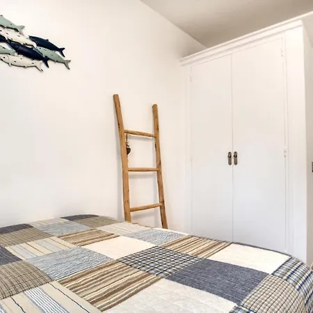 Lliris Amb Encant Per 4 Persones A 10 Minuts De La Platja I Del Centre De Apartment